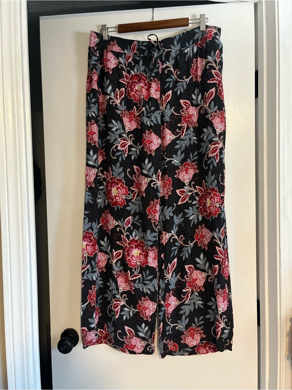 LOFT Black Wide-Leg Pants with Pink and Red Floral Print